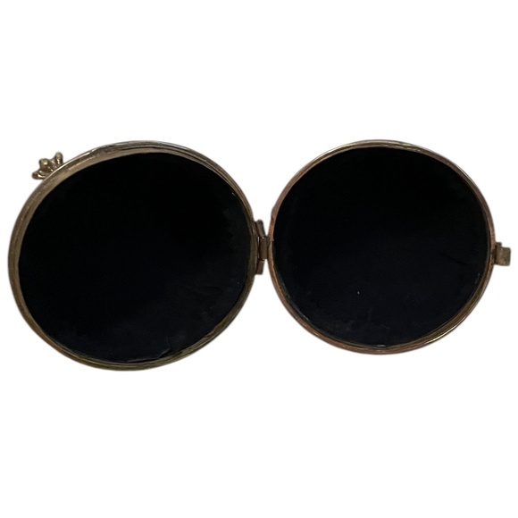 Vintage 19th C. English Coconut Shell Footed Trinket Box With Gold Clasps - Picture 7 of 8